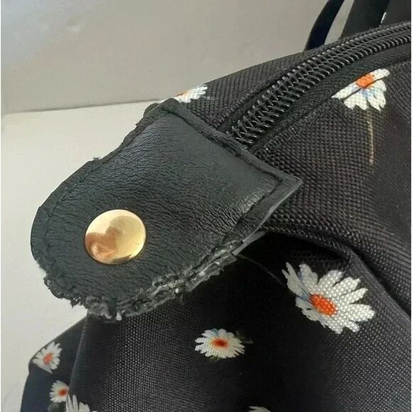 Alice+Olivia Daisy Print Duffle Bag Fabfitfun by Stacey Bendet - Picture 5 of 11